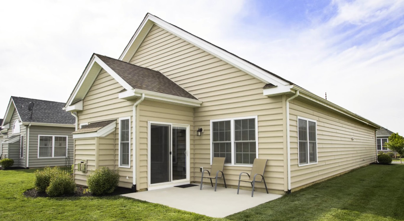 Custom patio enclosure installation in Fort Lauderdale, FL